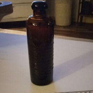 Amber Glass Bottle for Home Dining